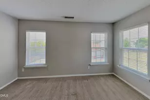 3032 Buttonwood Ln, Clayton, NC 27520 - Photo 5
