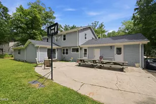 304 Plum Ln, Chapel Hill, NC 27517 - Photo 27