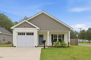 709 S Pollock St, Selma, NC 27576 - Photo 1