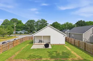 709 S Pollock St, Selma, NC 27576 - Photo 27