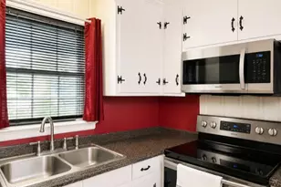 702 Crestview Ave SW, Wilson, NC 27893 - Photo 3