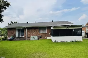 702 Crestview Ave SW, Wilson, NC 27893 - Photo 17