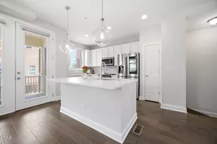 2430 Campus Shore Dr, Raleigh, NC 27606 - Photo 9