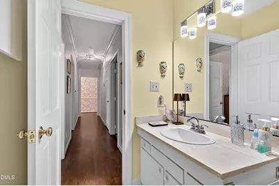 1000 Blenheim Drive, Raleigh, NC 27612 - Photo 37