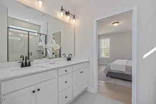 613 Crescent Wood Trl, Zebulon, NC 27597 - Photo 3