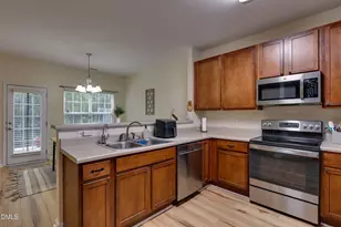 138 Cline Falls Dr, Holly Springs, NC 27540 - Photo 7