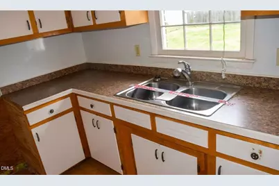 205 W B Street, Erwin, NC 28339 - Photo 5