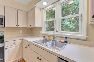 918 Hampshire Ct, Cary, NC 27511 - Photo 5