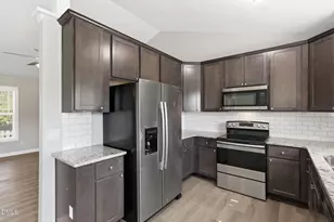 140 Trail Ridge Dr, Benson, NC 27504 - Photo 5