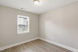 1015 Fairview St, Durham, NC 27707 - Photo 9