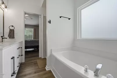 405 Dogwood Creek Place, Fuquay-Varina, NC 27526 - Photo 17