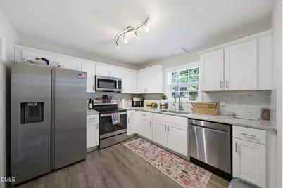 6413 New Market Way, Raleigh, NC 27615 - Photo 5