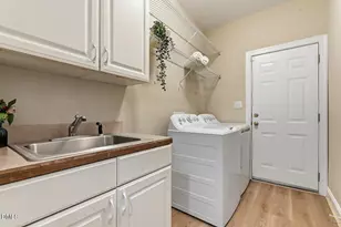 6304 Hilbert Ridge Dr, Holly Springs, NC 27540 - Photo 37