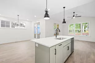 712 Grayhaven Pl, Raleigh, NC 27606 - Photo 9