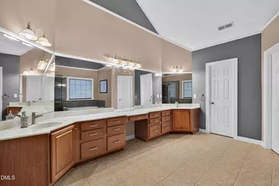 2901 Lauren Oaks Drive, Raleigh, NC 27616 - Photo 31