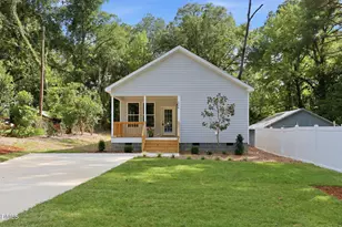 1304 Goldsboro Ave, Sanford, NC 27330 - Photo 1