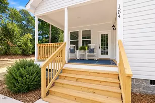1304 Goldsboro Ave, Sanford, NC 27330 - Photo 5