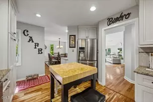 818 Lake Forest Dr, Raleigh, NC 27615 - Photo 7