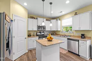 1033 Leatherstone Ln, Fuquay-Varina, NC 27526 - Photo 17