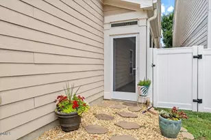 988 Ambergate Station, Apex, NC 27502 - Photo 5