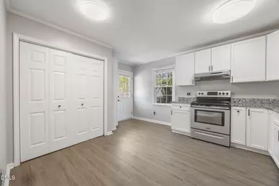 427 W Park Street, Cary, NC 27511 - Photo 3