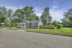110 Campbell St, Lumberton, NC 28358 - Photo 7