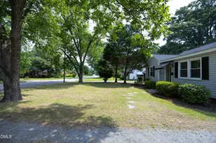 907 S 2nd St, Smithfield, NC 27577 - Photo 5