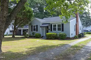 907 S 2nd St, Smithfield, NC 27577 - Photo 1