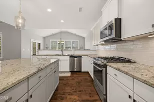 200 Misty Moonlight Dr, Fuquay-Varina, NC 27592 - Photo 5