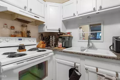 1217 Manassas Court #G, Raleigh, NC 27609 - Photo 9