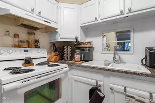 1217 Manassas Ct, Raleigh, NC 27609 - Photo 9