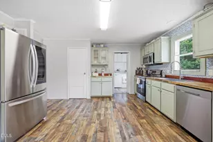 5218 Divine Ln, Mebane, NC 27302 - Photo 11