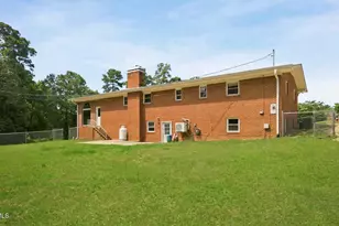 2909 Belmont Cir, Sanford, NC 27332 - Photo 31