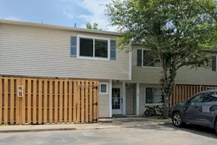 220 Elizabeth St, Chapel Hill, NC 27514 - Photo 1
