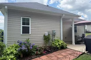 574 E Ridge Ave, Liberty, NC 27298 - Photo 5