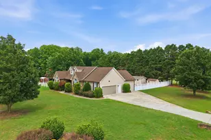 101 Aspen Cir, Clayton, NC 27520 - Photo 3