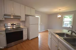 5725 Stone Crystal Dr, Fuquay Varina, NC 27526 - Photo 9