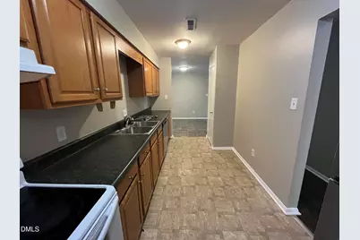1022 Sandlin Place #Apt J, Raleigh, NC 27606 - Photo 7