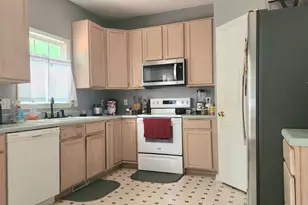 9017 Erinsbrook Dr, Raleigh, NC 27617 - Photo 5