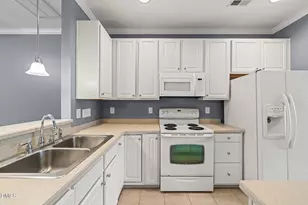 7814 Spungold St, Raleigh, NC 27617 - Photo 9