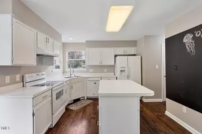209 Trailview Drive, Cary, NC 27513 - Photo 9