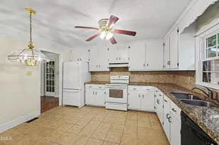 902 Knight Dr, Durham, NC 27712 - Photo 9