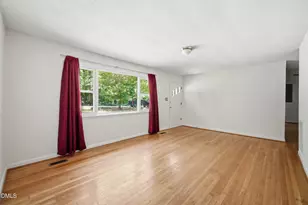 139 Windsor Cir, Chapel Hill, NC 27516 - Photo 5