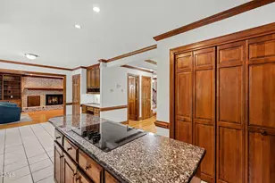 5537 Parkwood Dr, Raleigh, NC 27612 - Photo 9