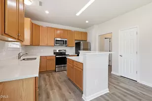 1009 Harvest Point Dr, Fuquay Varina, NC 27526 - Photo 7