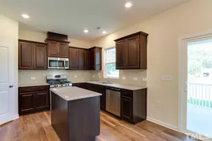 204 Loxton St, Fuquay Varina, NC 27526 - Photo 5