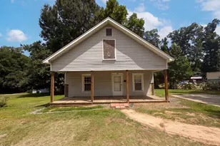 621 McIver St, Sanford, NC 27330 - Photo 1