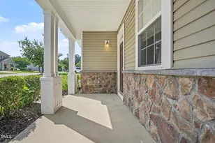 409 Ashdale Dr, Fuquay-Varina, NC 27526 - Photo 5