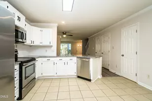 330 Silverberry Ct, Cary, NC 27513 - Photo 9