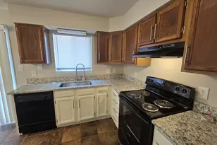 5837 Shady Grove Cir, Raleigh, NC 27609 - Photo 5